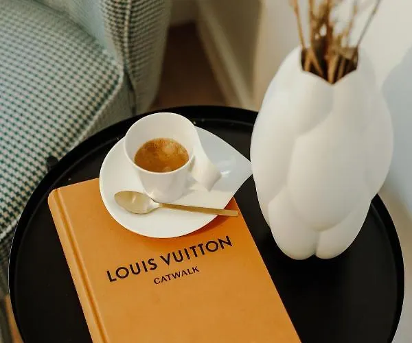 By The River בית הארחה 3*