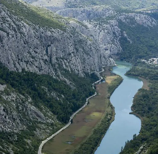 By The River 3* אומיס