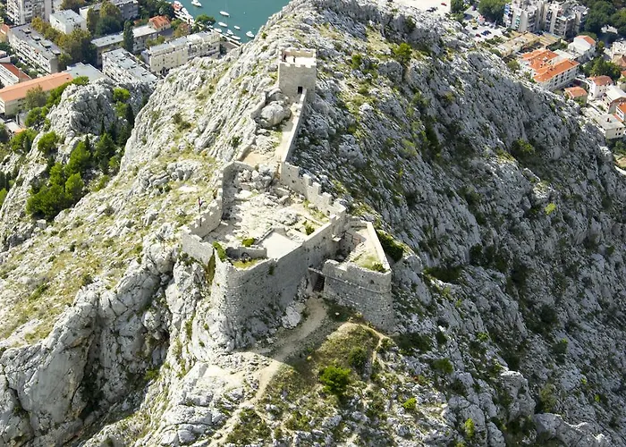 בית הארחה By The River