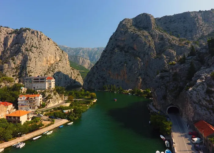 By The River 3* Omiš