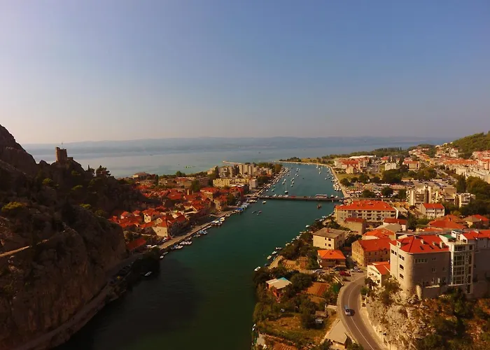 By The River 3* Omiš